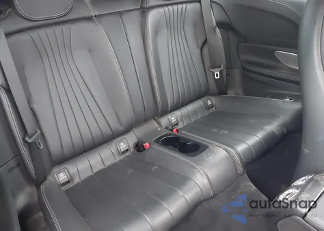 2021 Mercedes-Benz E 450 4Matic z USA, uszkodzony, nr VIN W1K1K5KB8MF159254